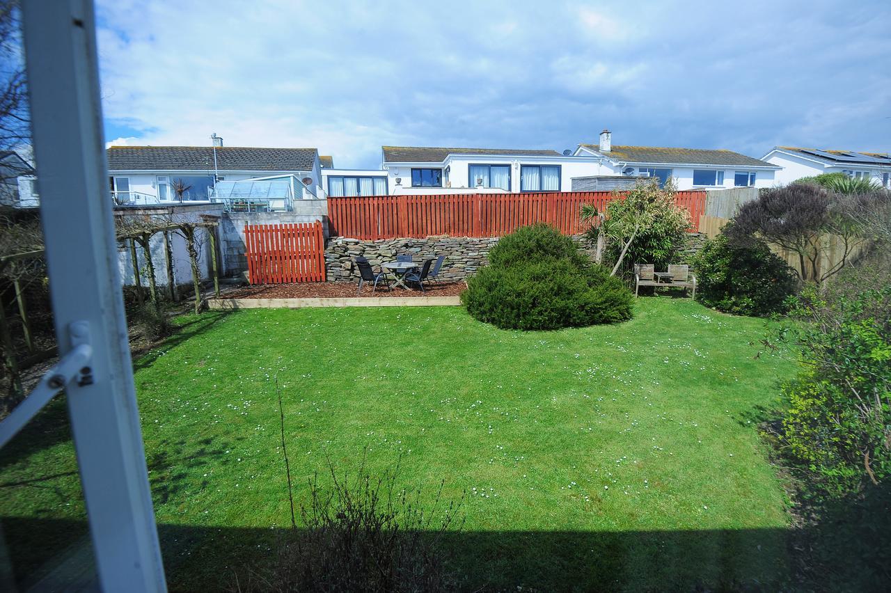 Zweibettzimmer mit Gartenblick