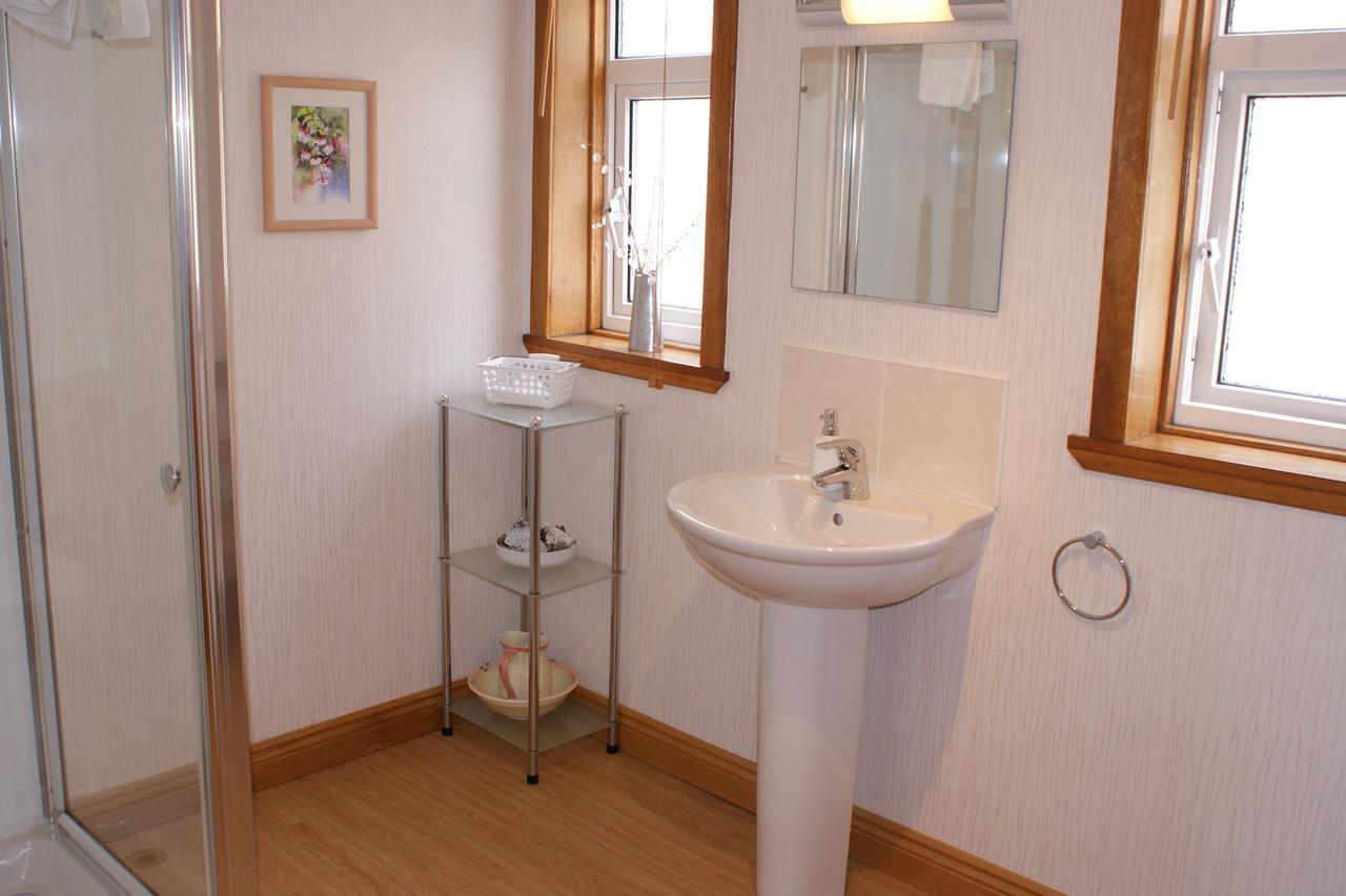 Tweepersoonskamer met een Eigen Externe Badkamer