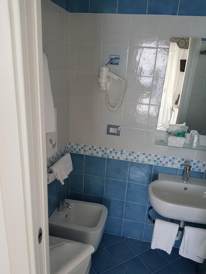 Double or Twin Room Sea View