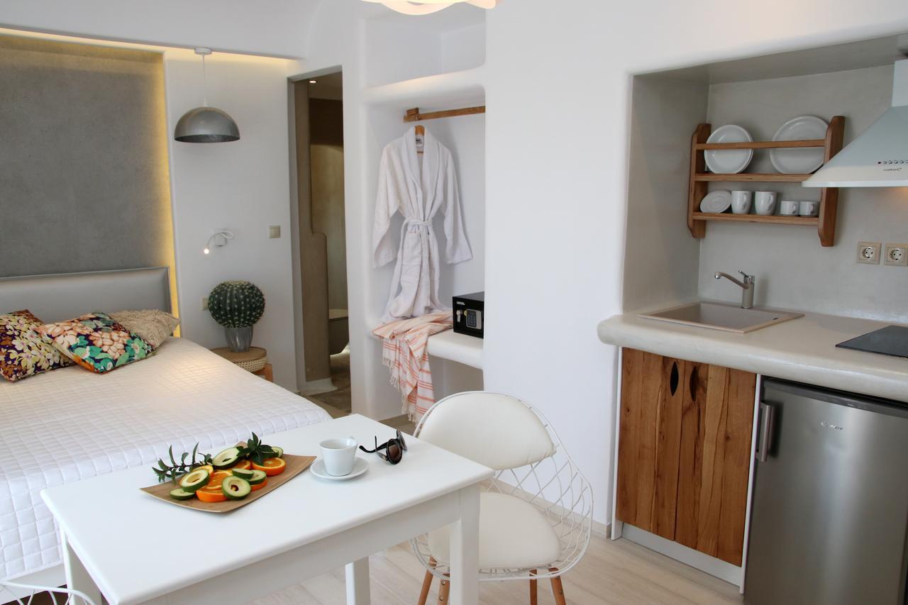 Suite Superior con bañera de hidromasaje y vistas parciales al mar