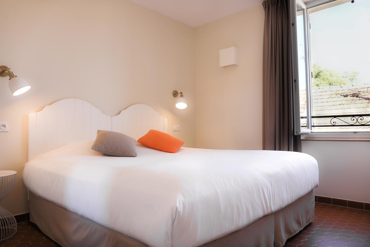 Courtyard View Room