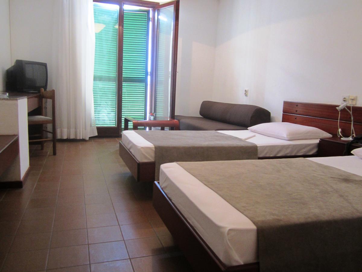 Twin Room with Balcony with Air Condition