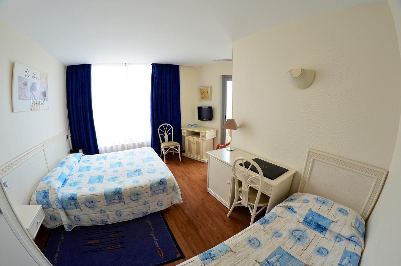 Triple Room with Sea View