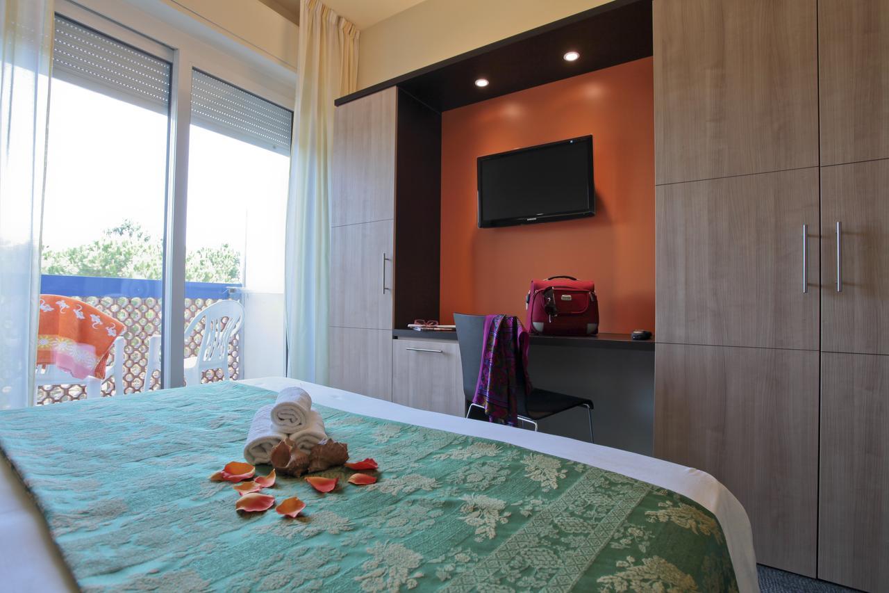 Double or Twin Room,647119230:JPEG