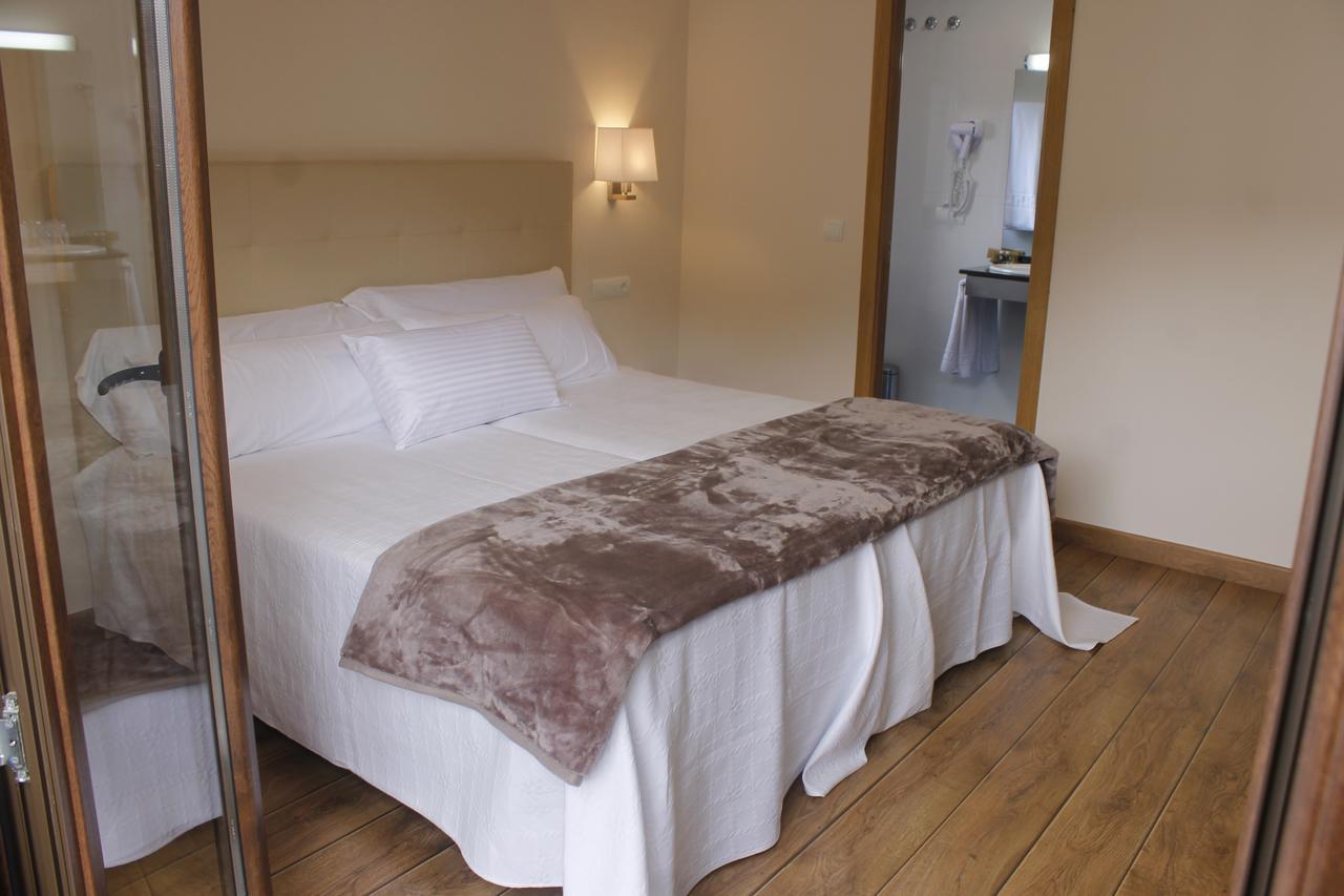 Twin Room,1651203569:JPEG