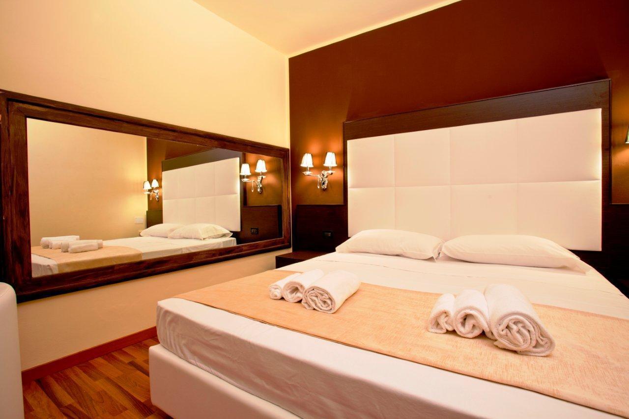 Double Room,648790962:JPEG