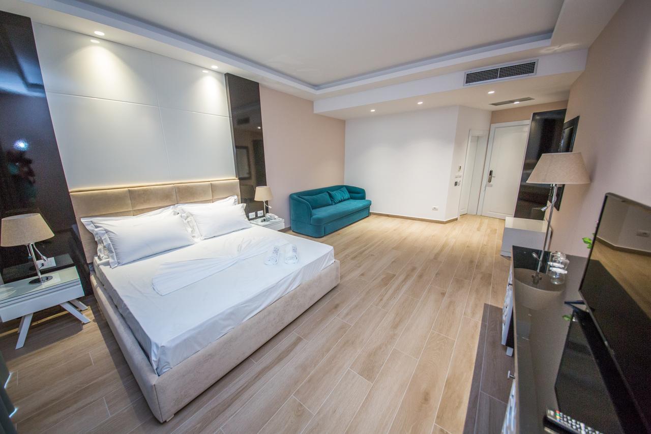 Chambre Triple de Luxe avec Balcon - Rez-de-Chaussée