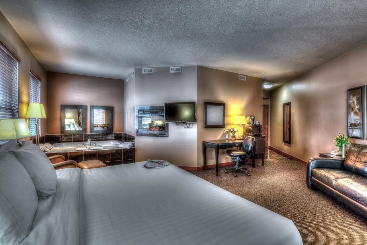 King Suite with Spa Bath