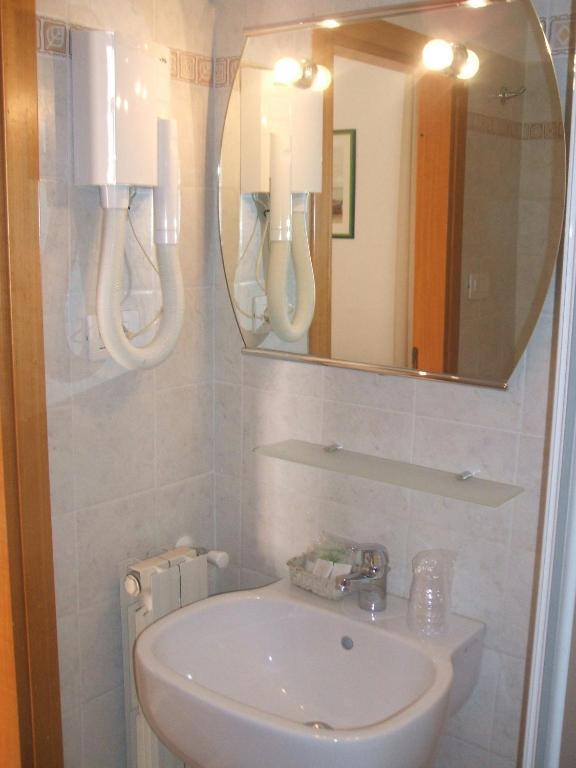Double Room,379398040:JPEG
