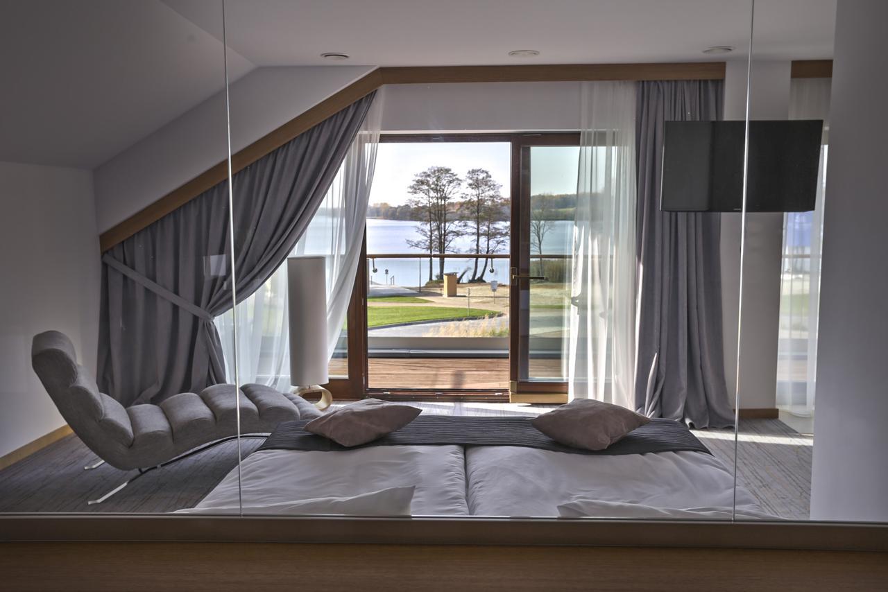 Apartment with Lake View