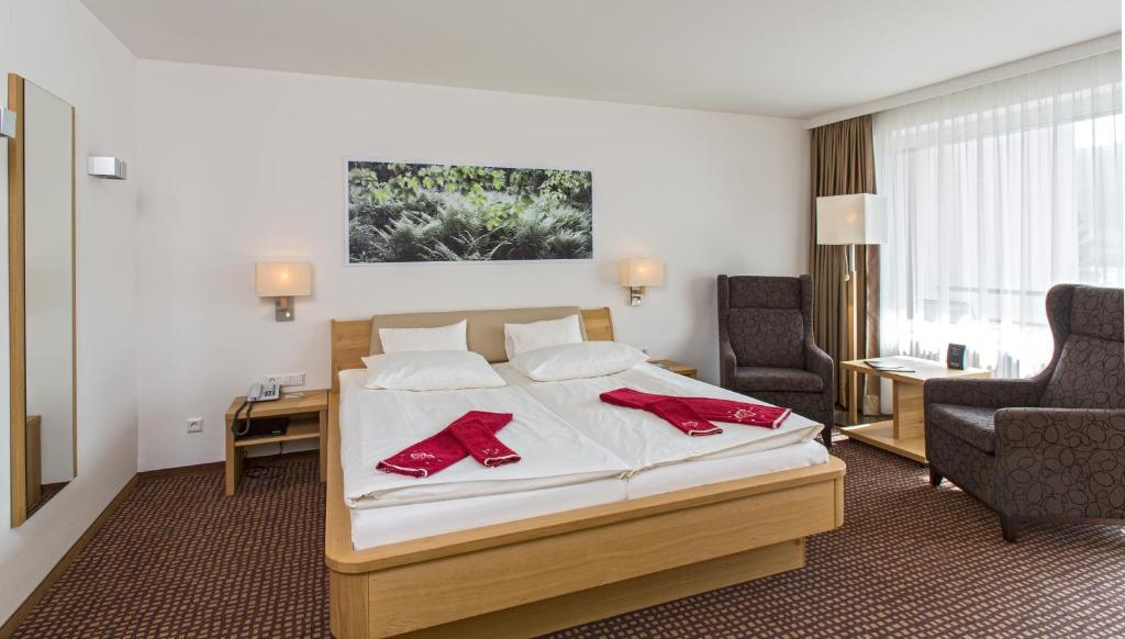 Single Room – Lake Side
