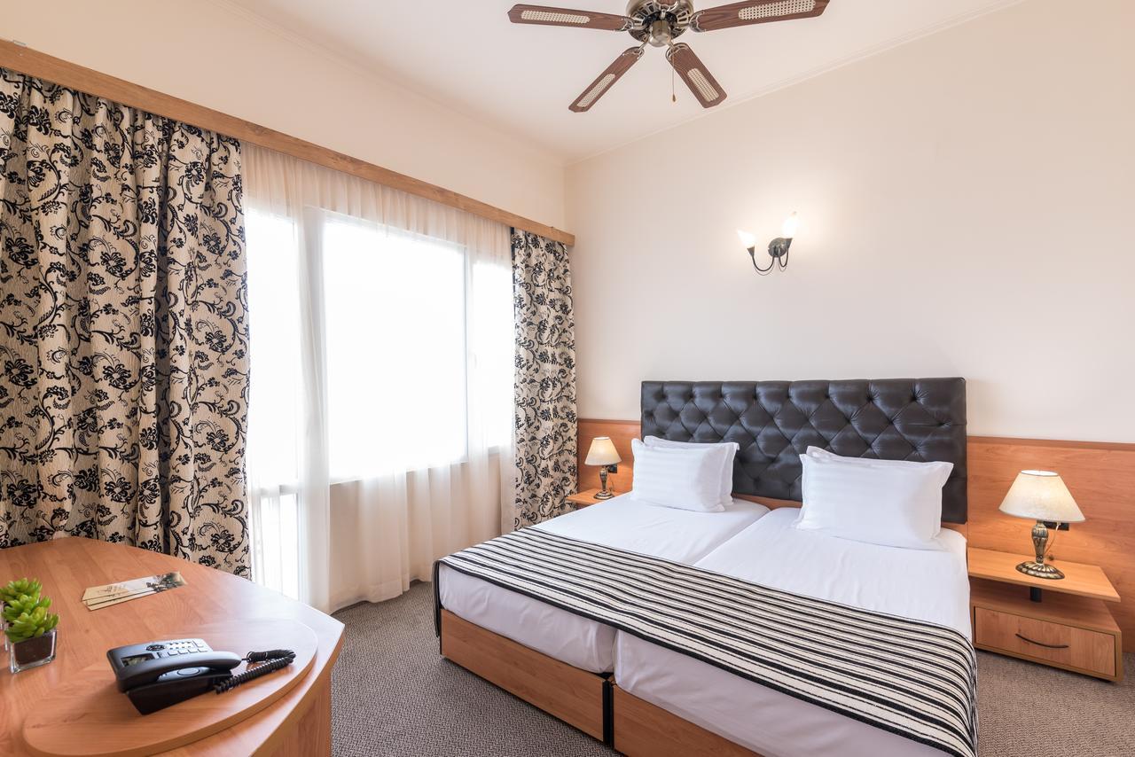 Doppelzimmer mit Balkon
