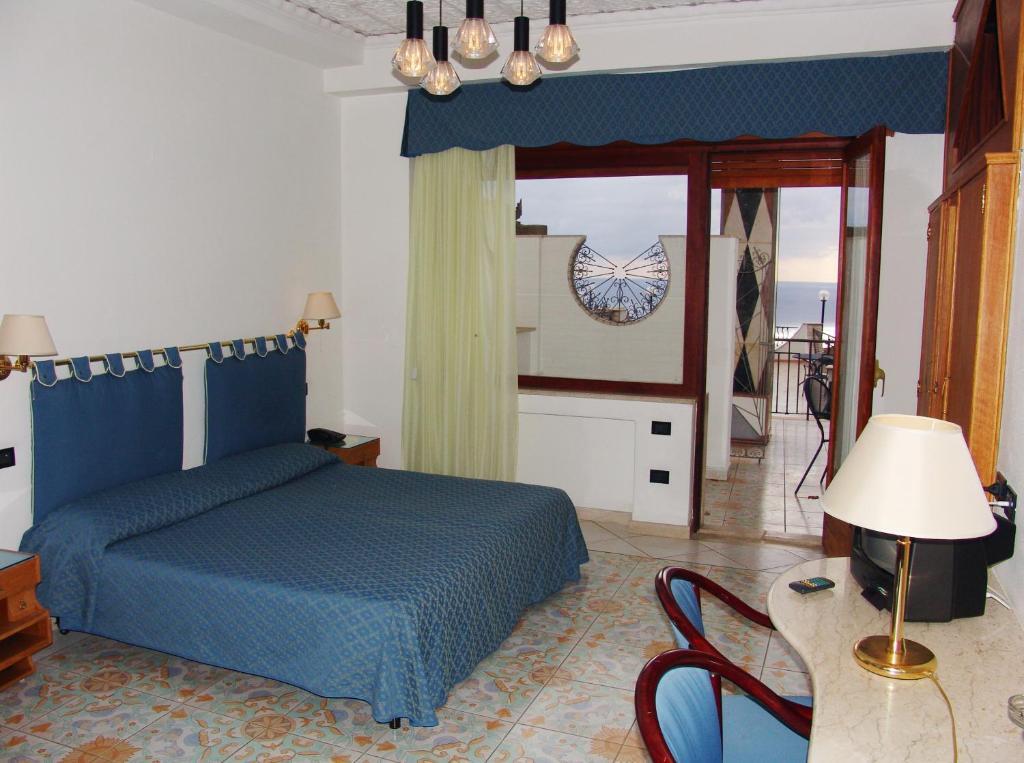 Habitación Doble con balcón y vistas al mar - 1 o 2 camas