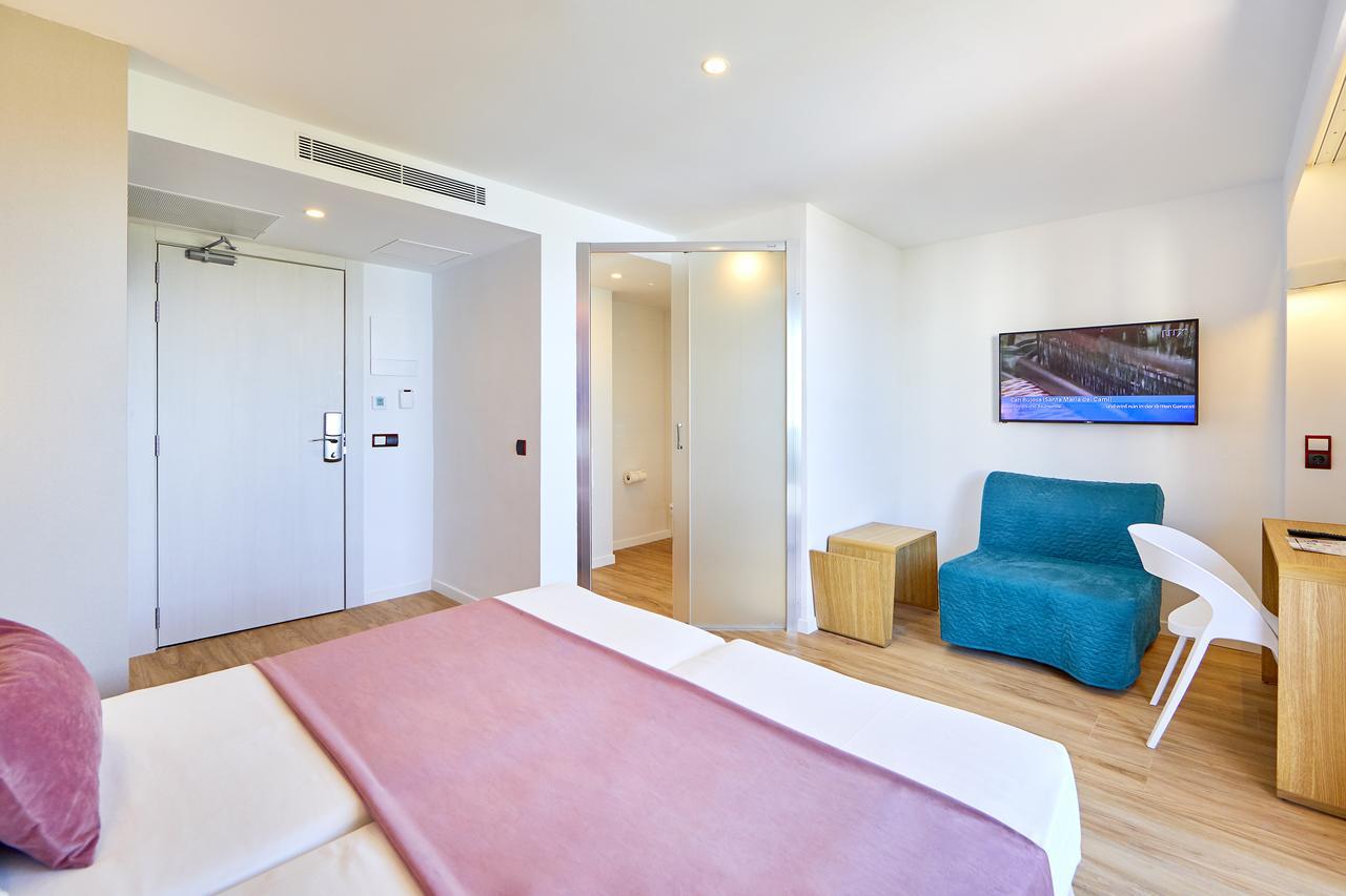Superior Double or Twin Room,663736047:JPEG
