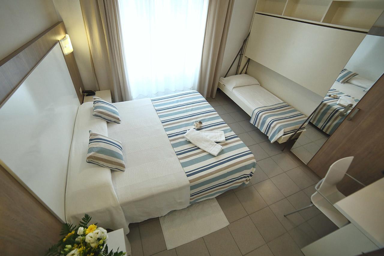 Triple Room,665004978:JPEG