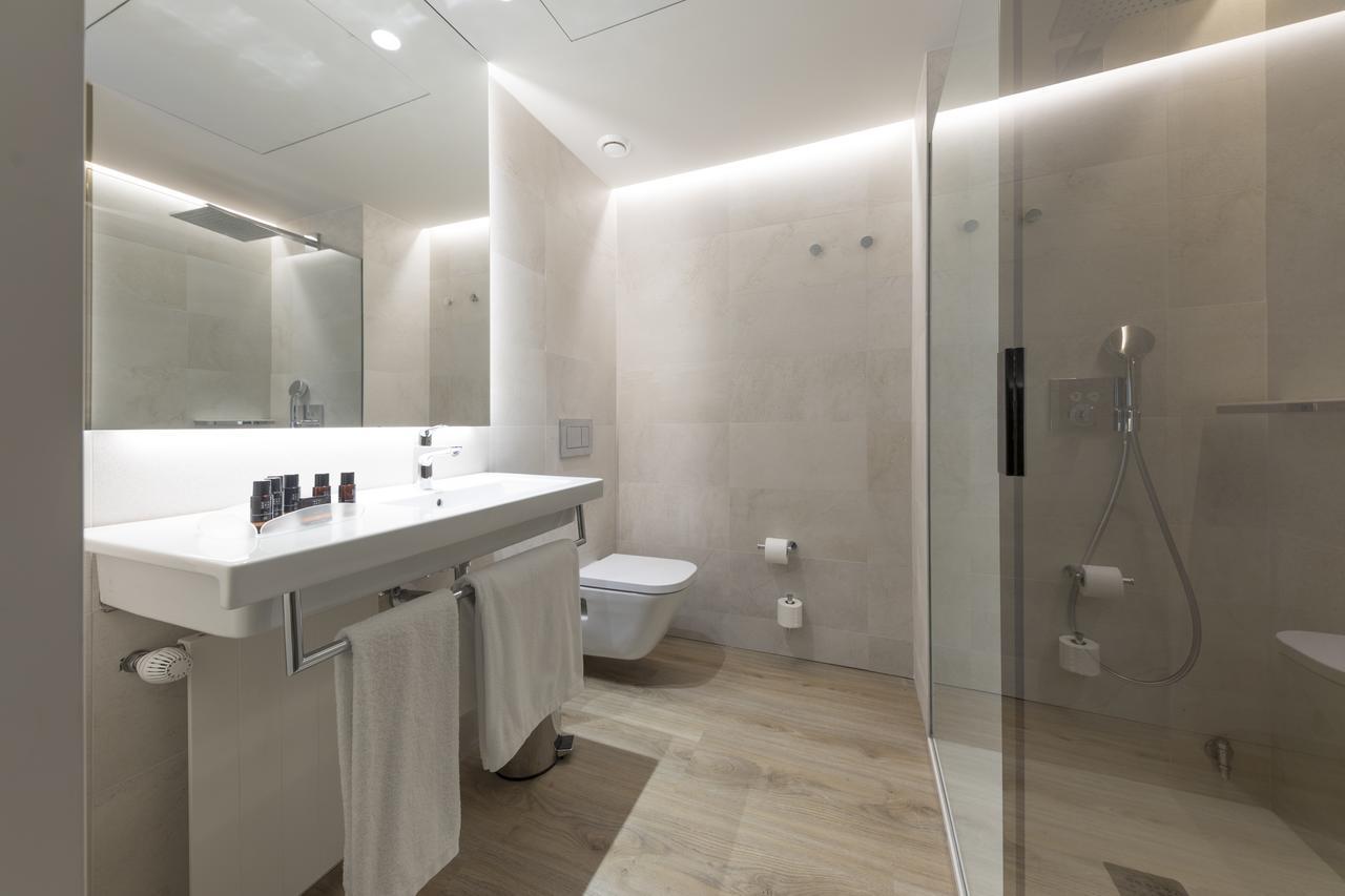 Double Room,1765151189:JPEG