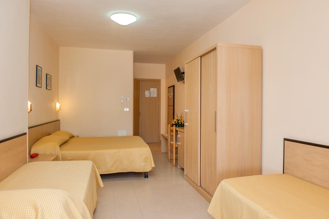 Deluxe Quadruple Room Sea View,665786823:JPEG