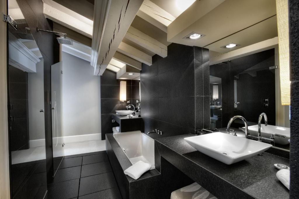 King Room with Mountain View