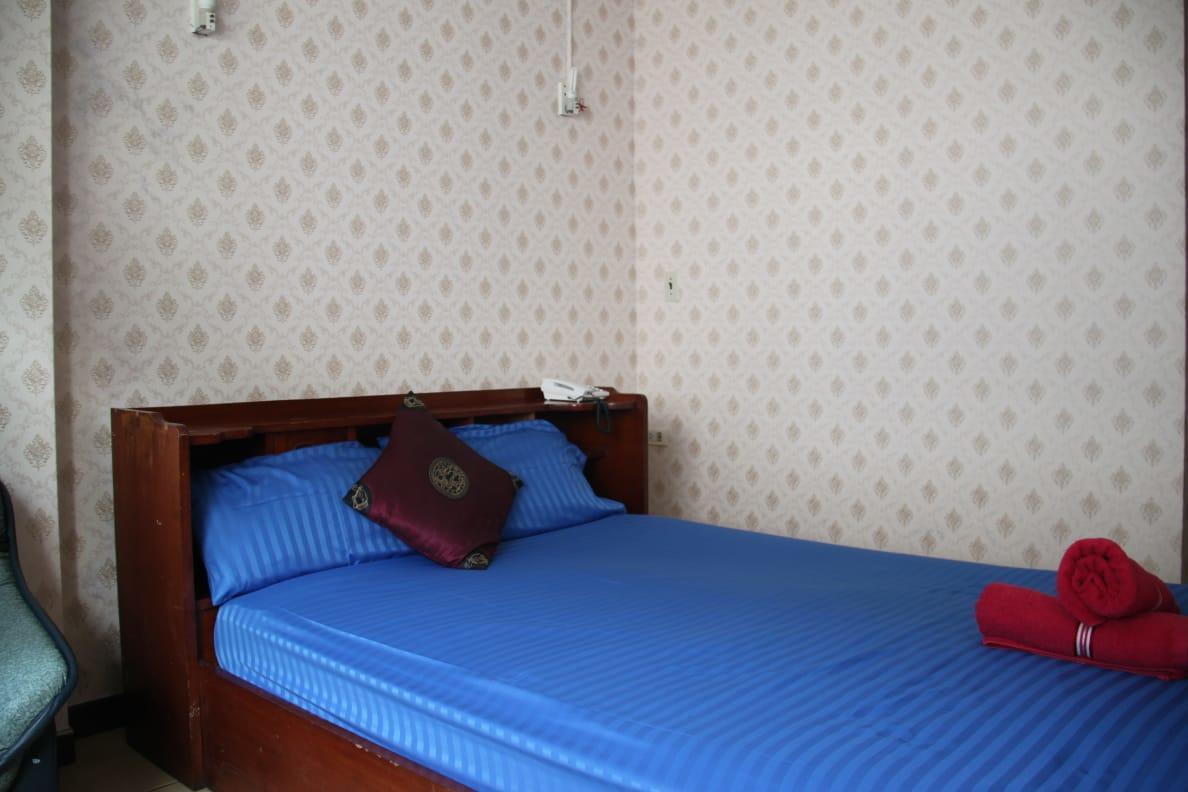 Chambre Double Économique (Sans Fenêtre)