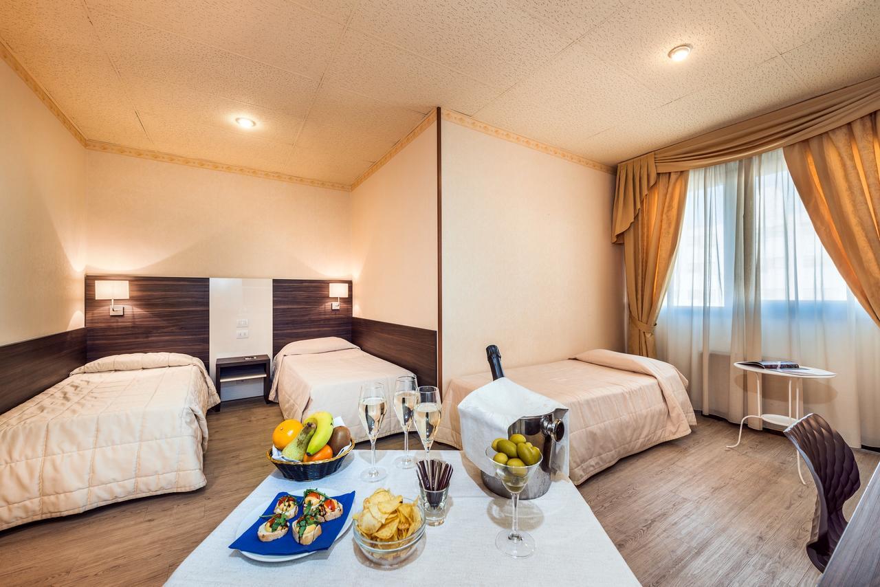 Superior Triple Room,780289860:JPEG