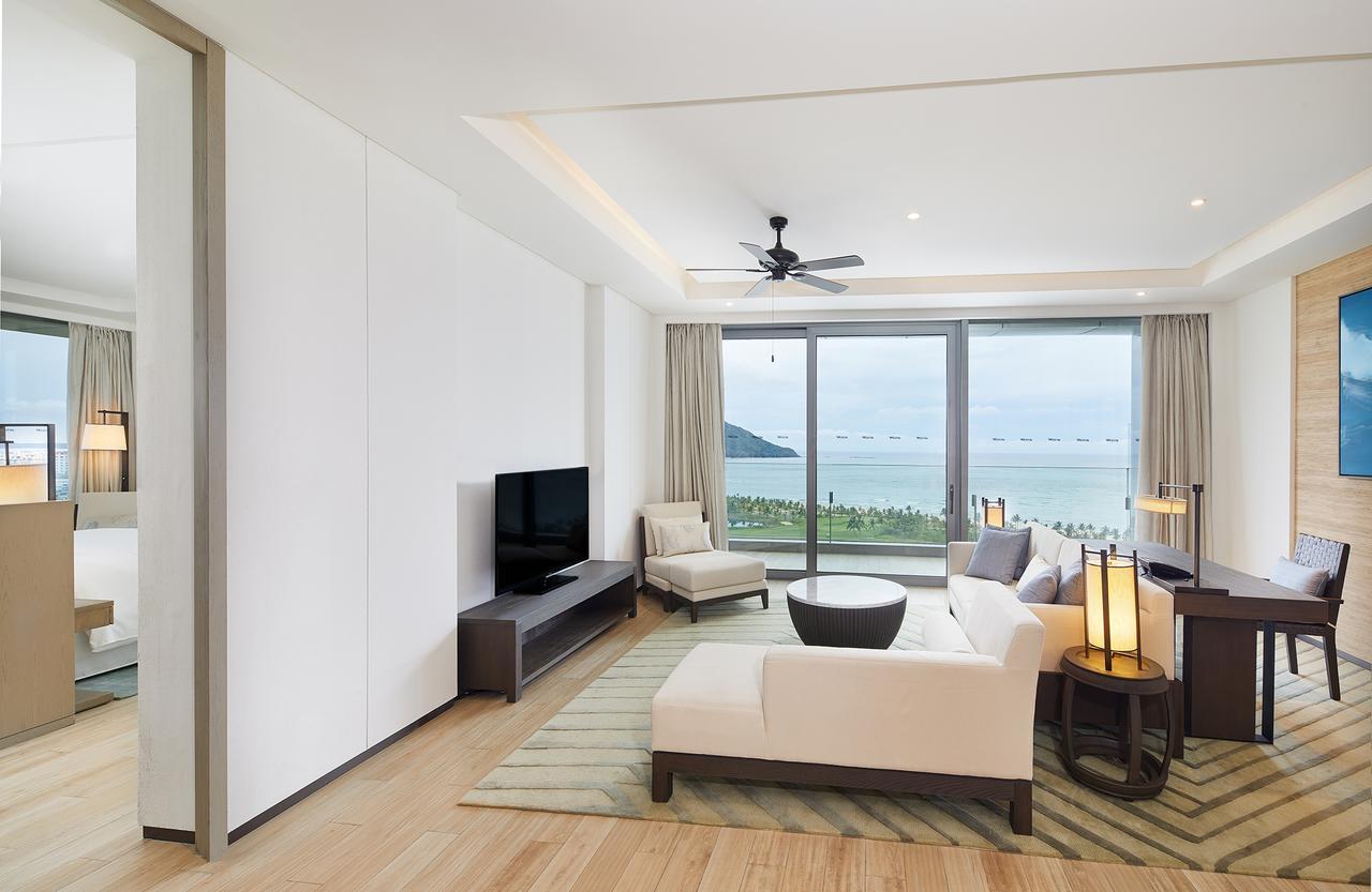 Renewal Oceanfront Suit