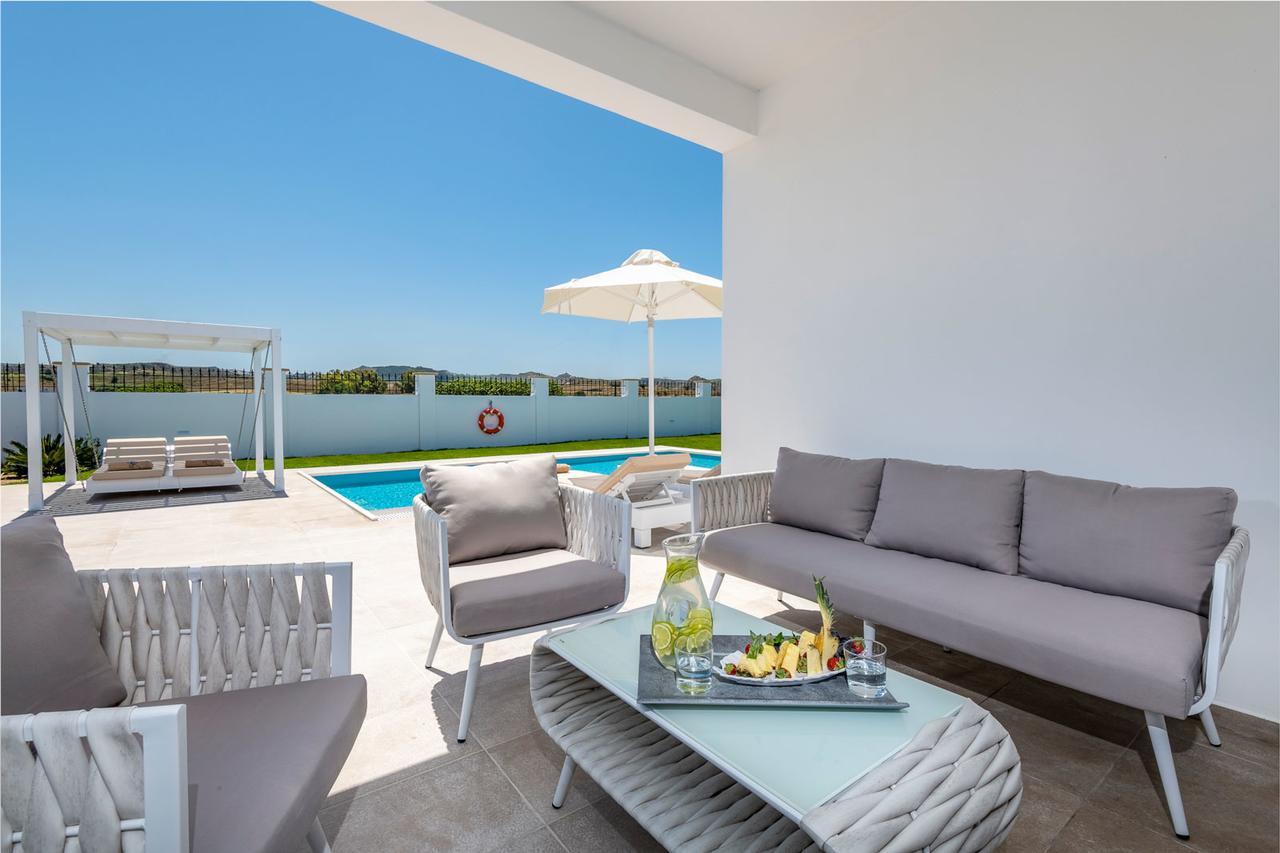 Villa Private Pool,669995502:JPEG
