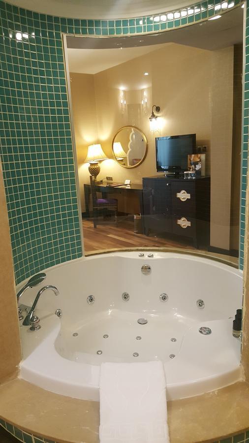 Queen Suite