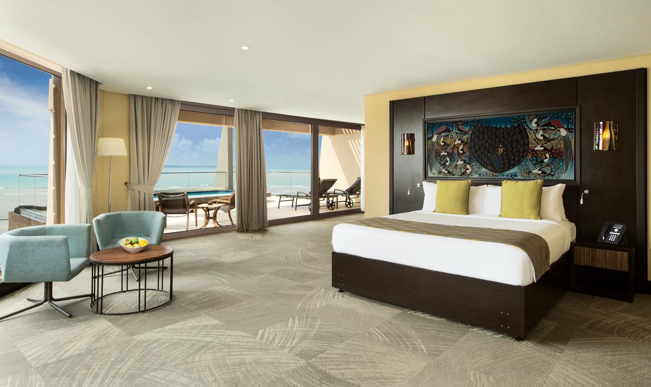 1 King Bed, Penthouse Suite Ocean View