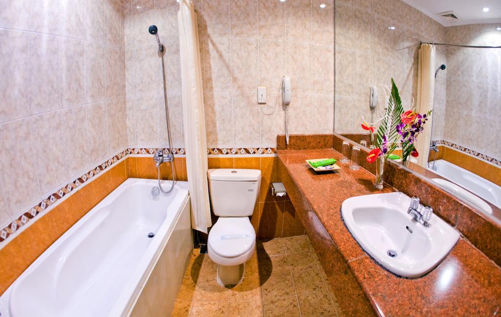 Superior Twin Room with City View