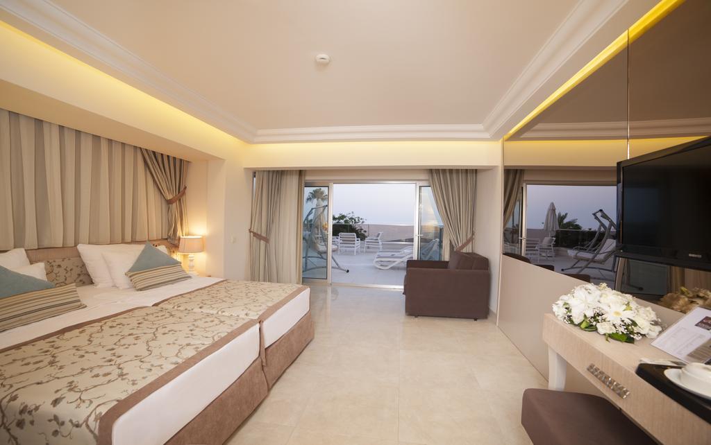 Deluxe Twin Room with Sea View