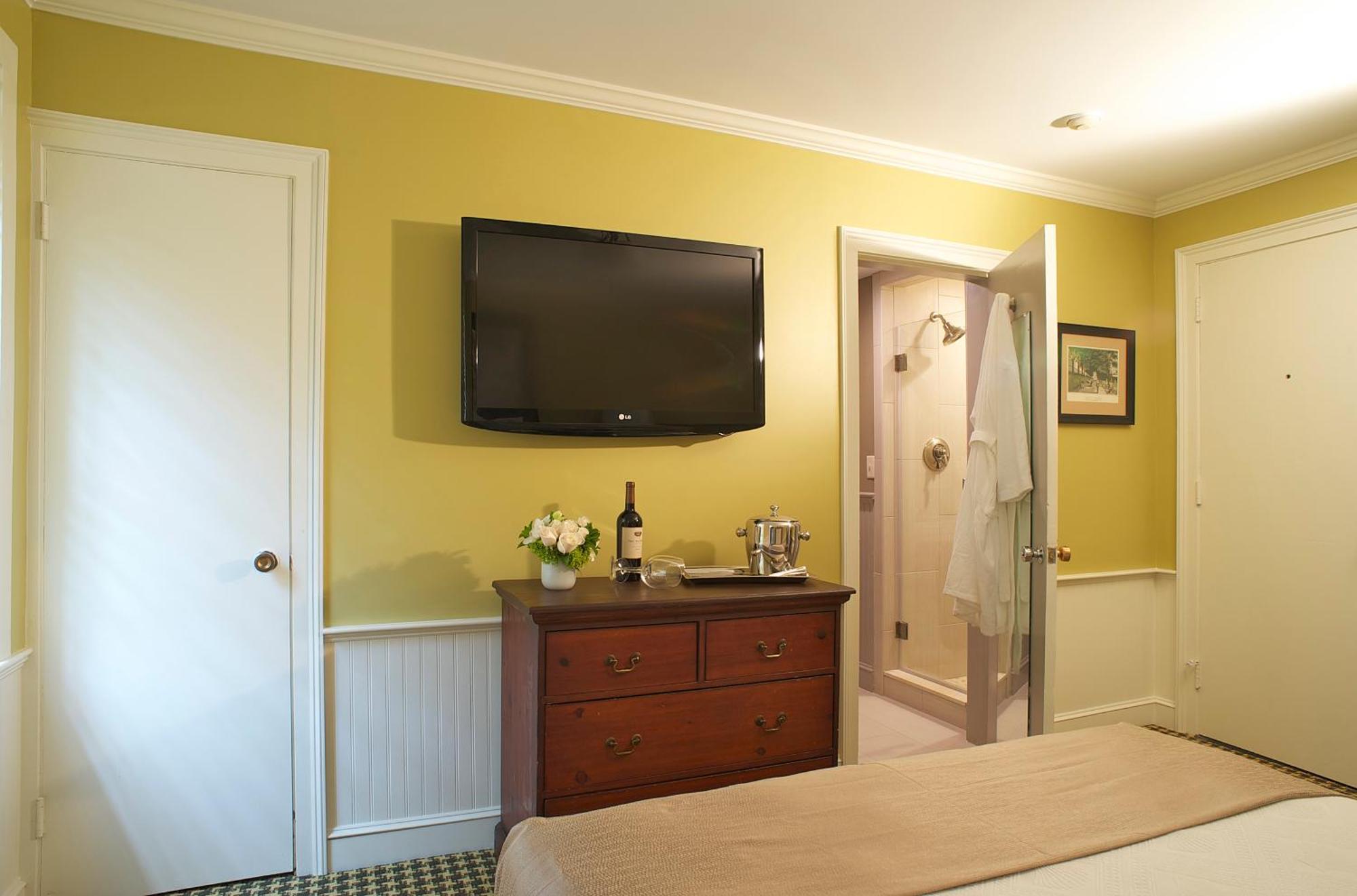 Prescott Queen Room