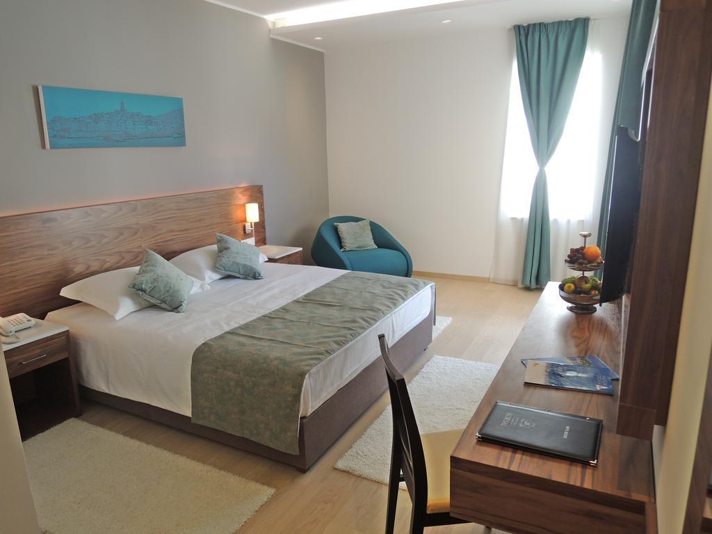 Habitación Doble Executive con balcón y vistas al jardín
