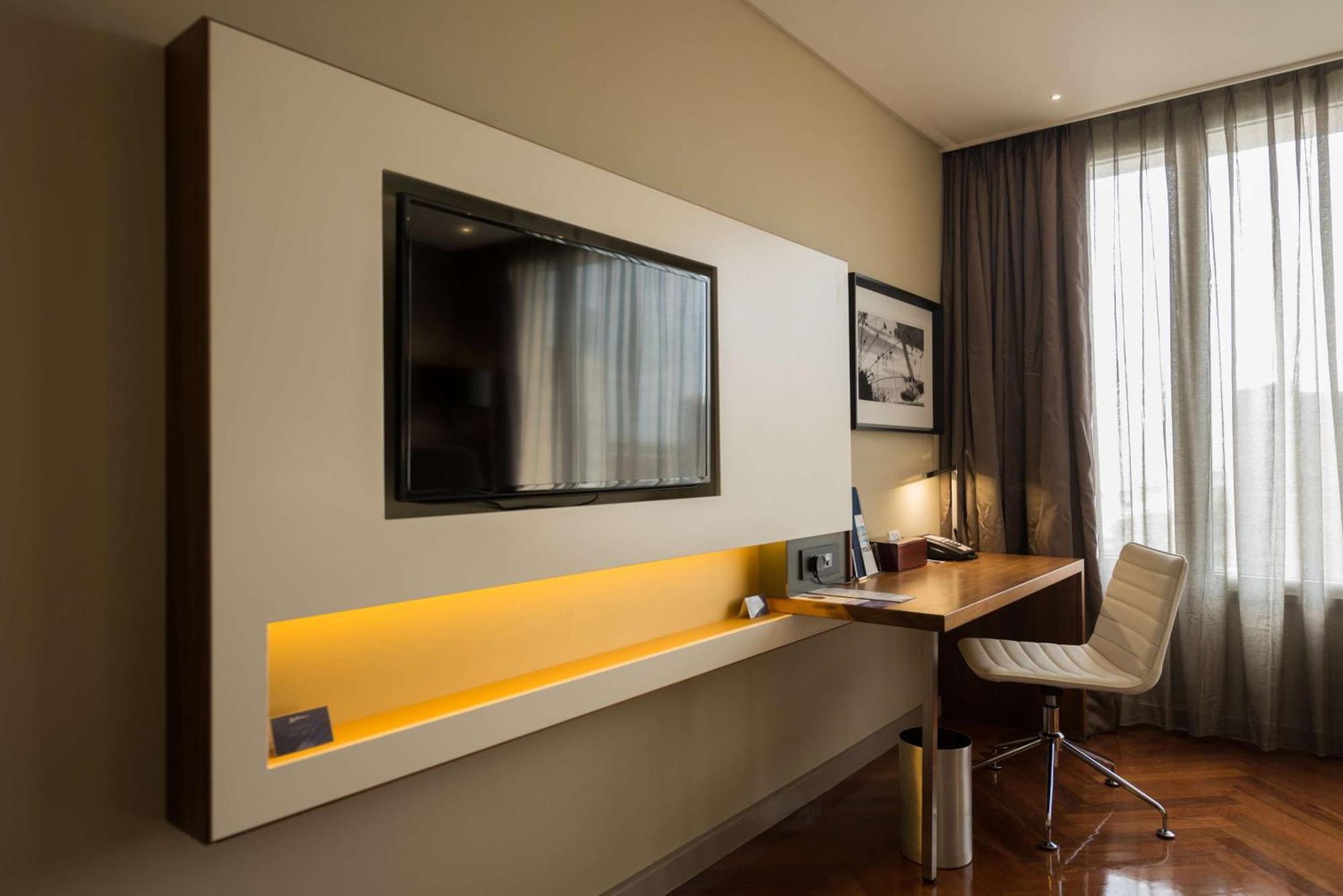 Habitación Superior con vistas parciales al mar