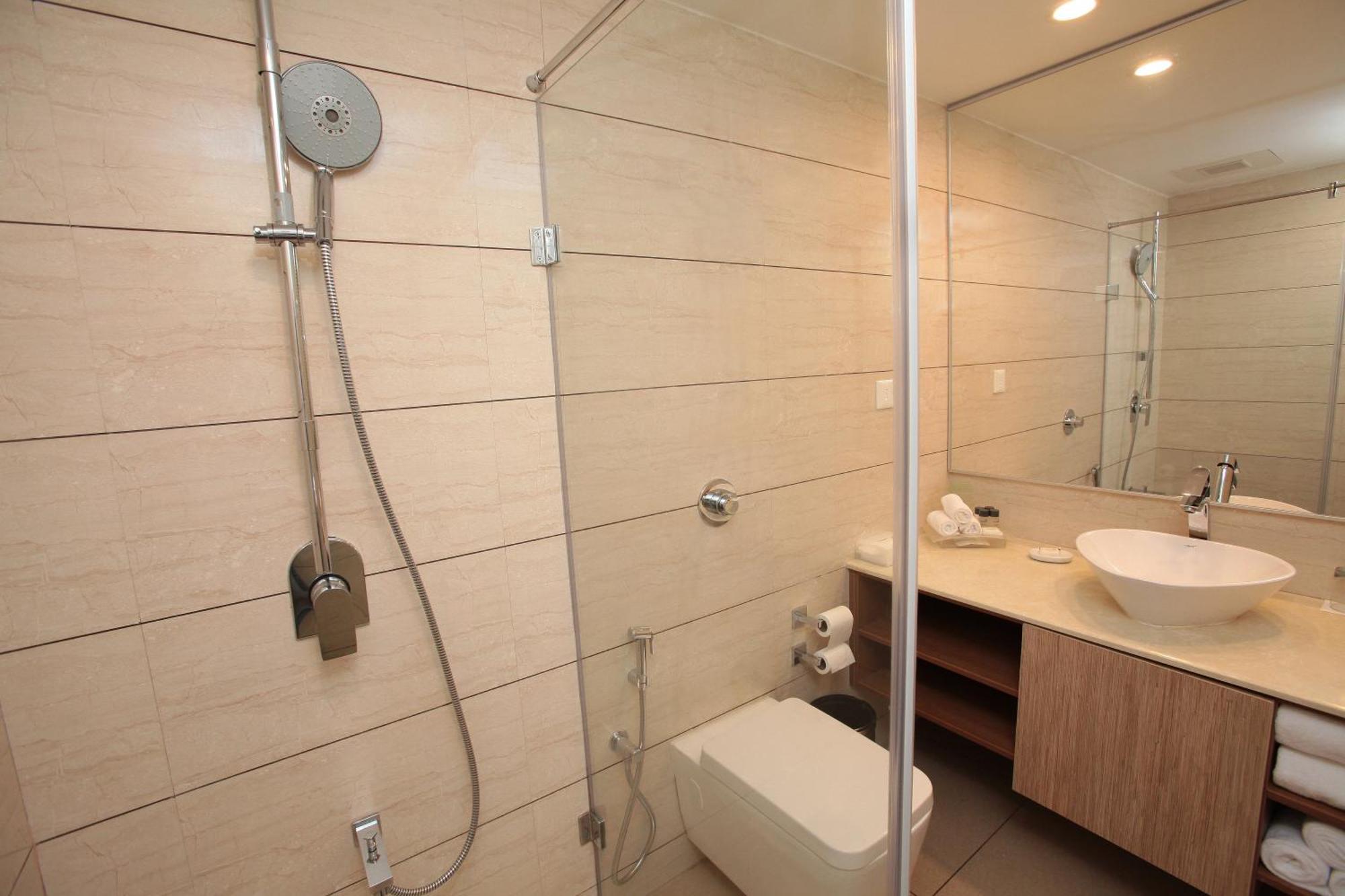 Standard Zweibettzimmer mit Poolblick
