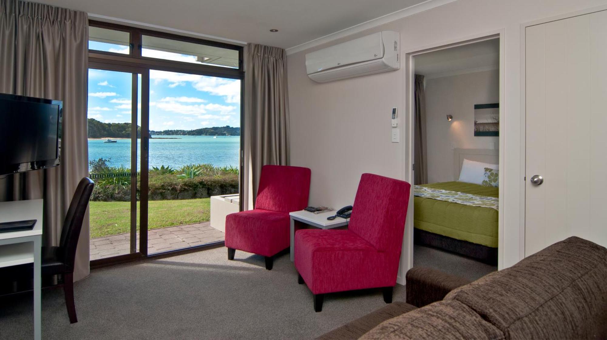 Deluxe Suite Sea View Water Front