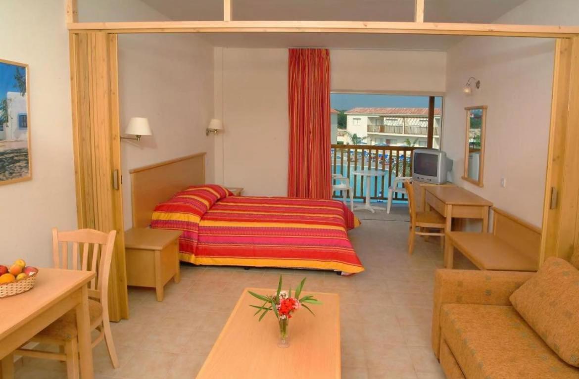 Suite Junior con vistas a la piscina