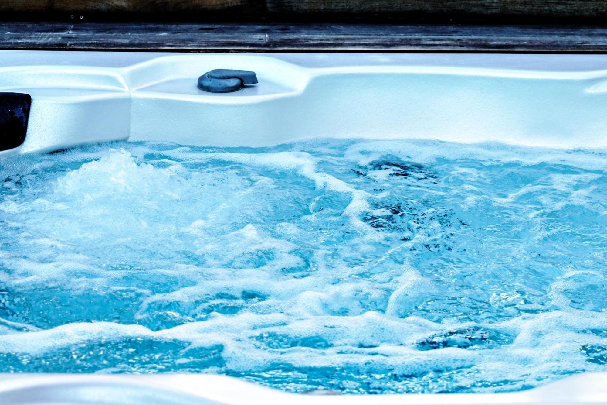 Suite Spa Bath,943417321:JPEG