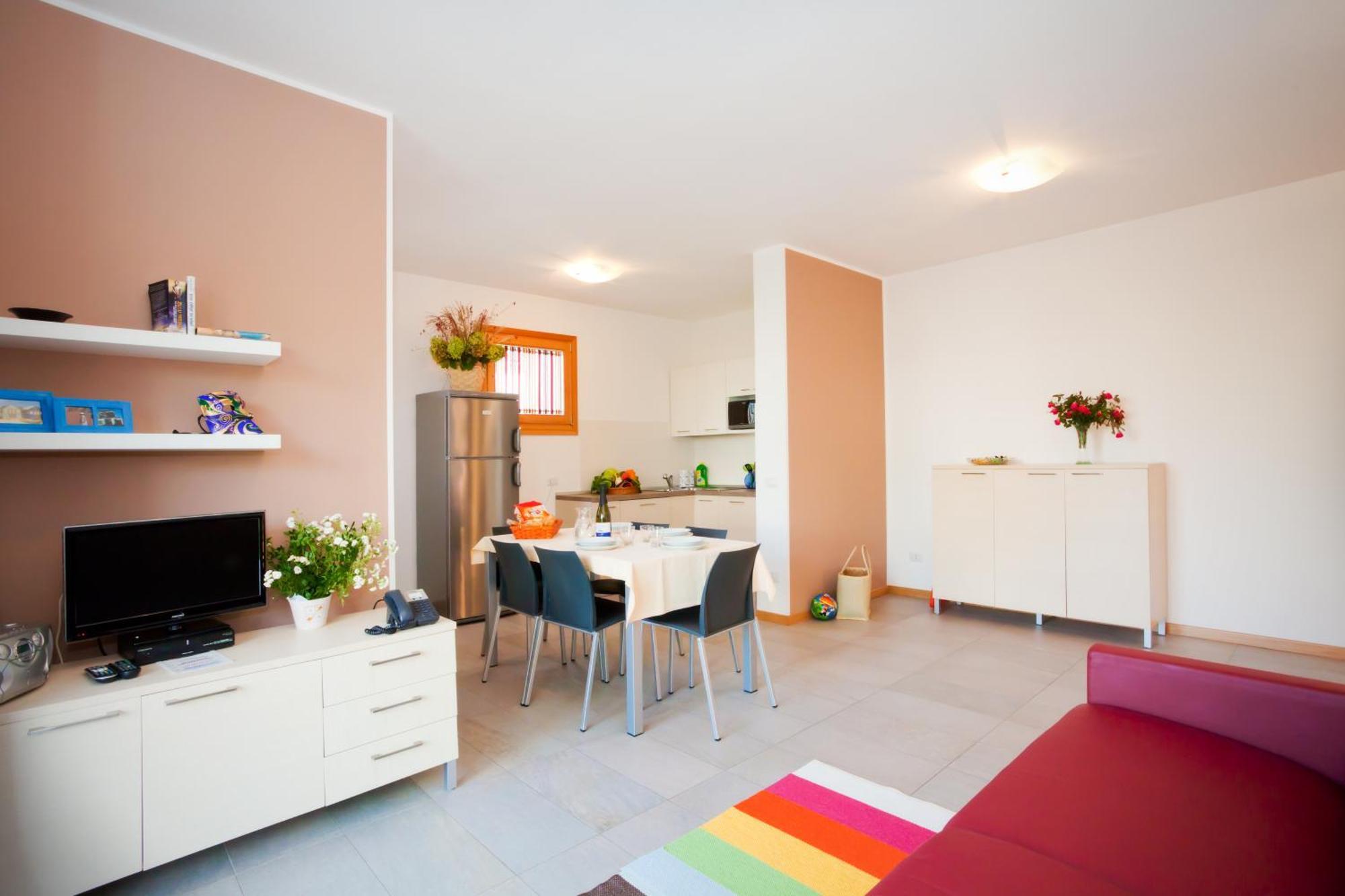 Two-Bedroom Apartment,682497711:JPEG