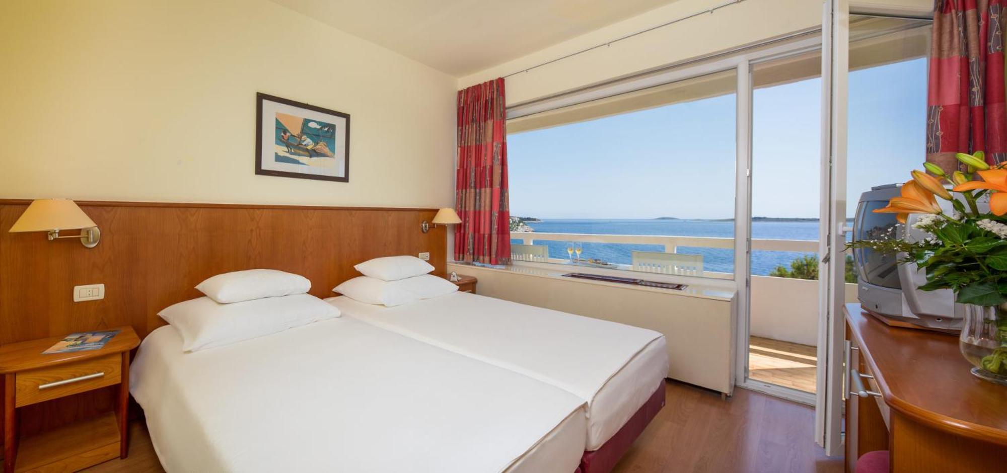 Chambre Familiale Confort avec Balcon - Vue sur Mer