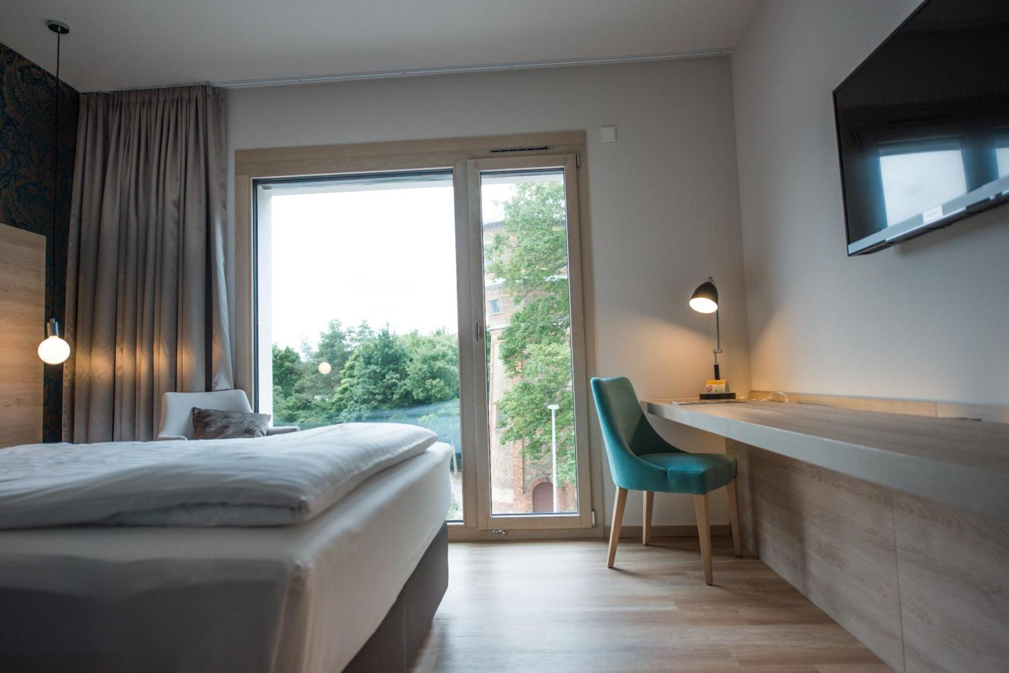 Standard Queen Room