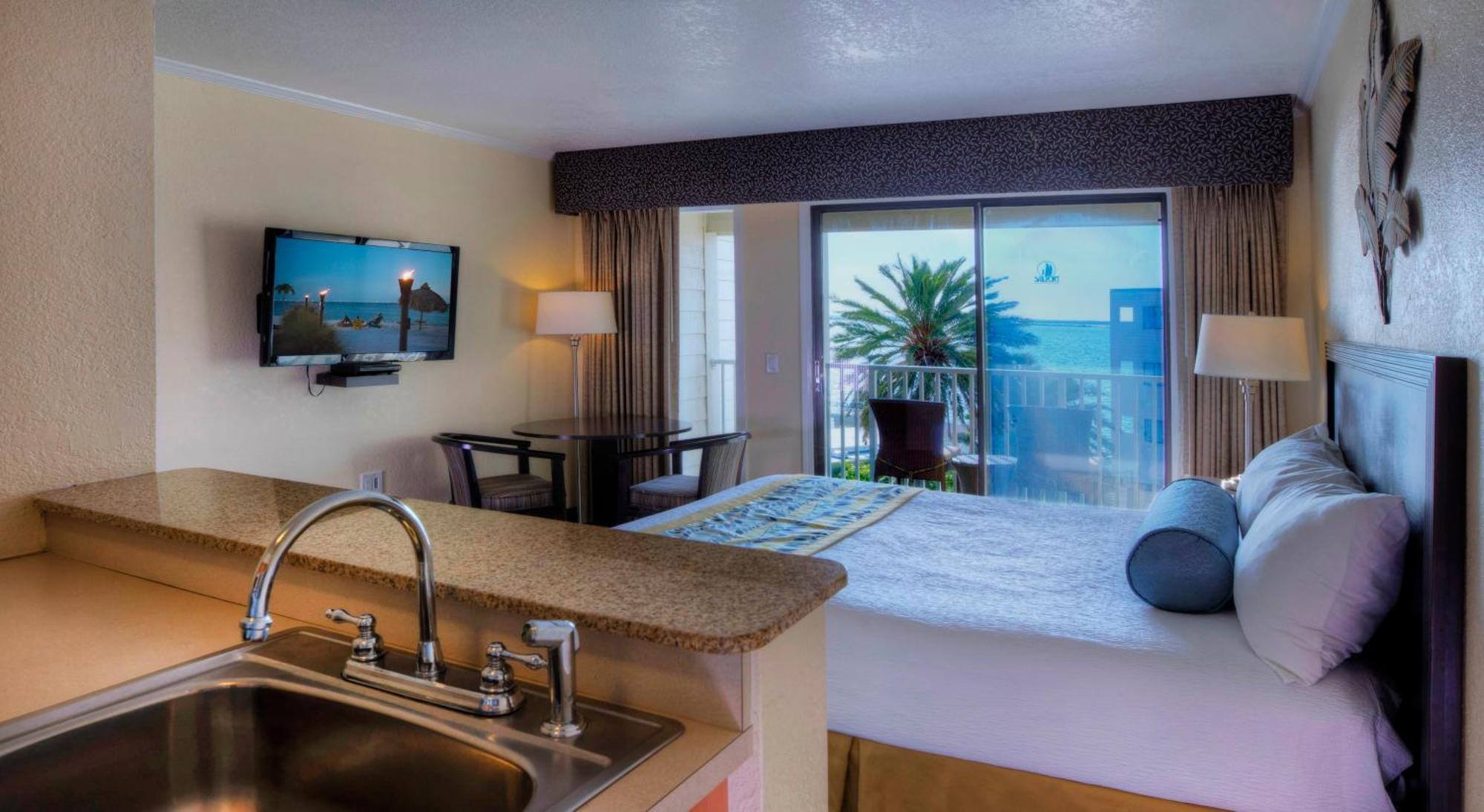 Suite Estudio Deluxe con vistas a la piscina
