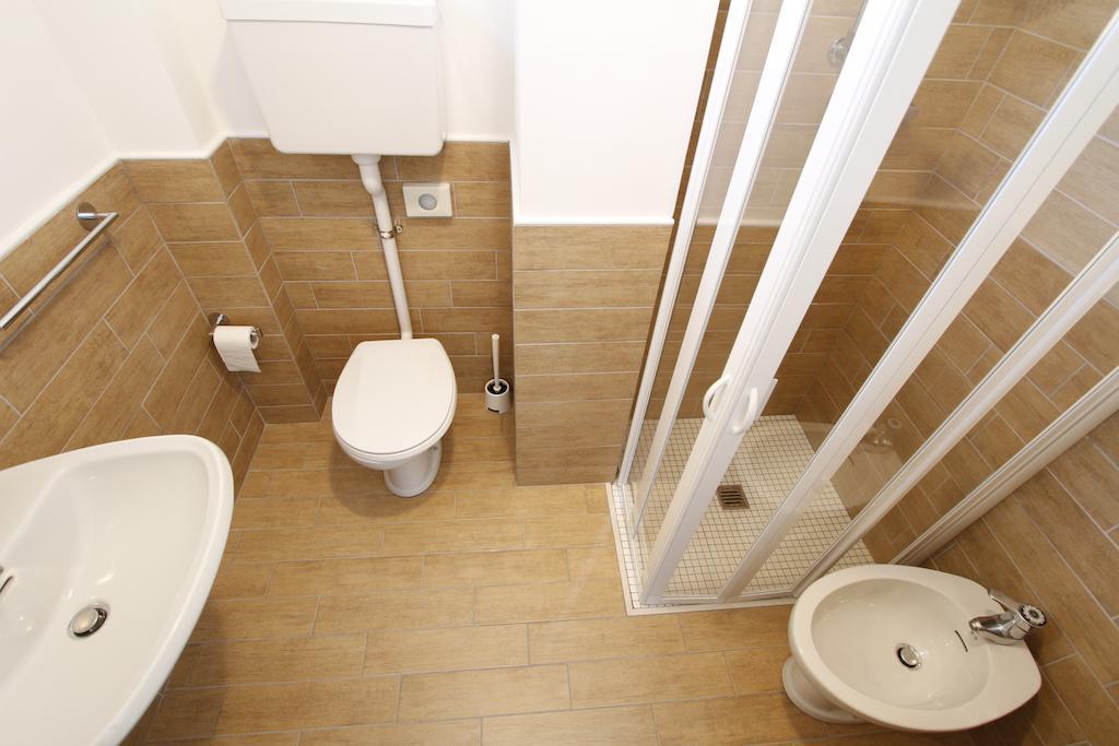 Eenpersoonskamer met Externe Eigen Badkamer