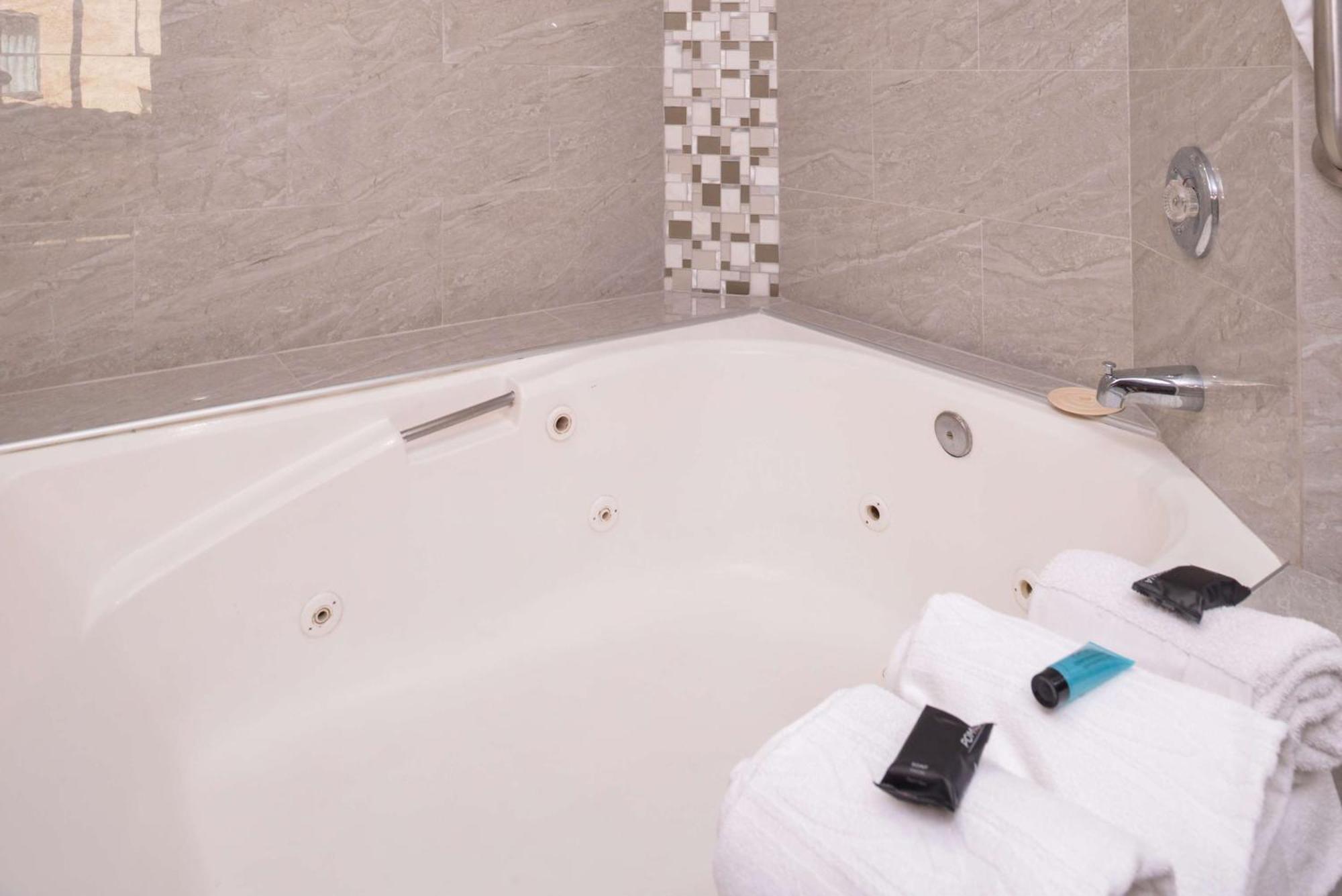 Double Room with Spa Bath