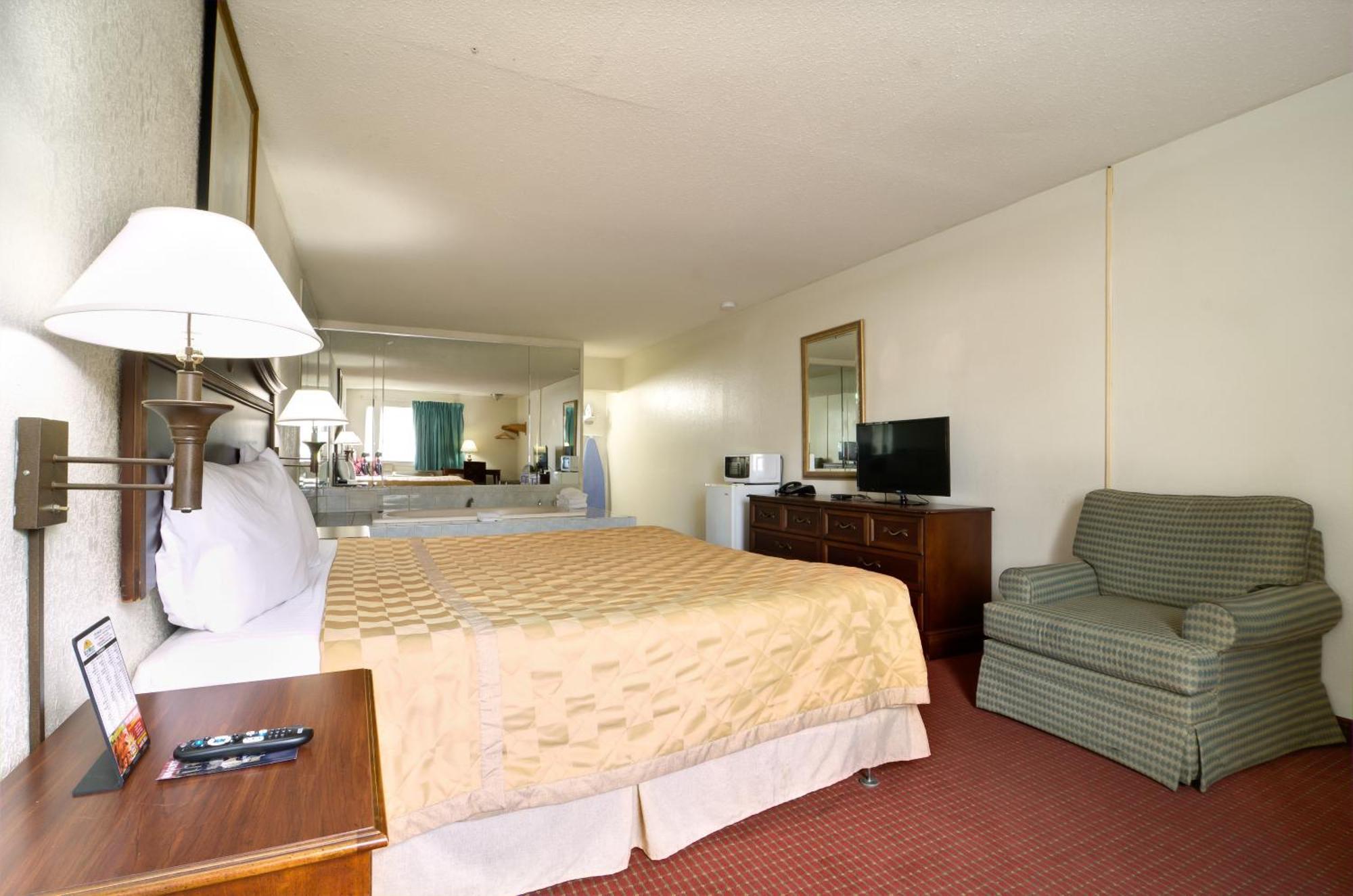 King Room with Spa Bath - Non-Smoking