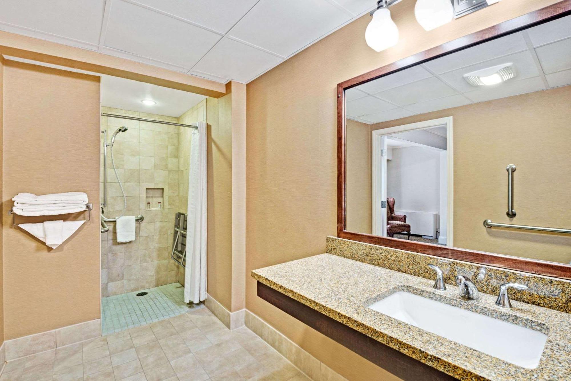 Double Room with Two Double Beds - Disability Access/Non-Smoking