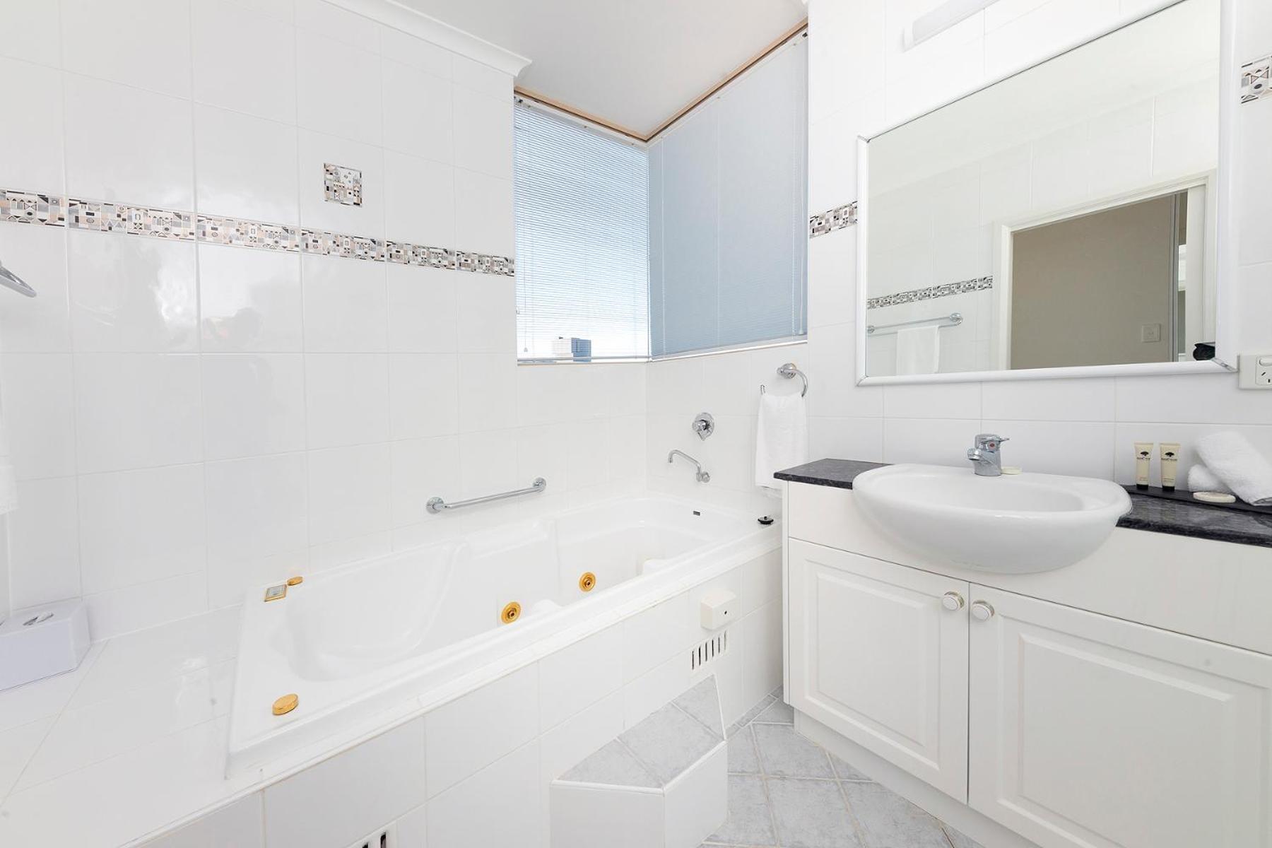 Three-Bedroom Apartment Beach View Level 8 Unit 18,992818498:JPEG
