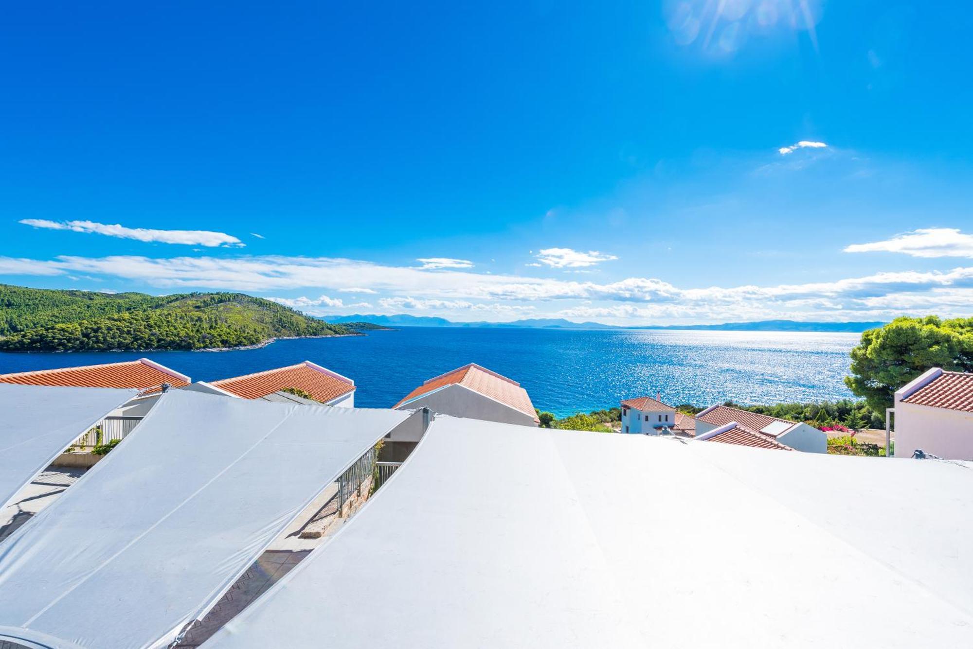 Sea View Triple Room Elevated Ground Floor