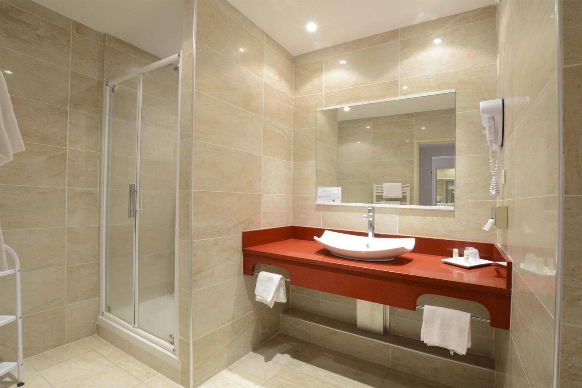 Superior Quadruple Room (2 beds)