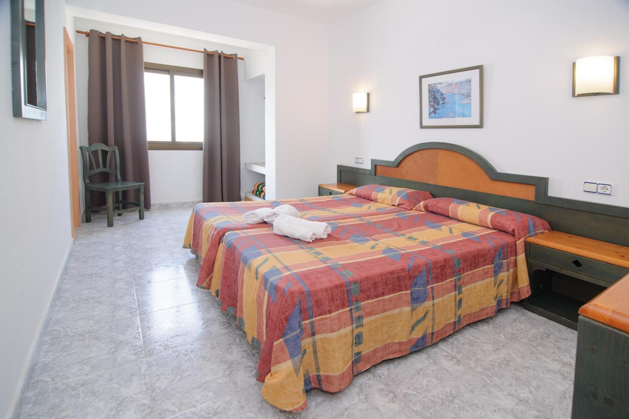 Double or Twin Room,692750709:JPEG