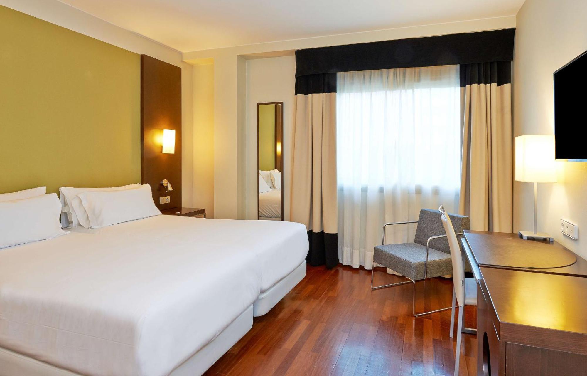 Family Adjoining Room with Extra Bed (4 Adults + 1 Child)